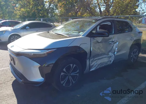 2025 Toyota Bz4X Xle z USA, uszkodzony, nr VIN JTMAAAAA2SA073110